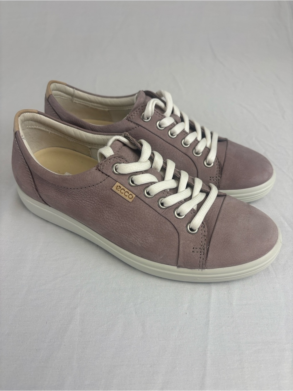 NWOB Ecco Soft 7 Sneaker Women’s in Grey Rose